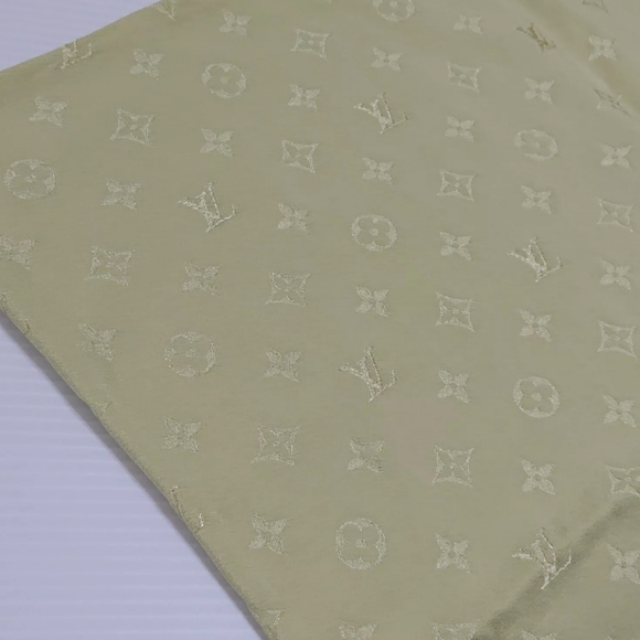 LOUIS VUITTON SILK MONOGRAM SCARF - Picture 9 of 12